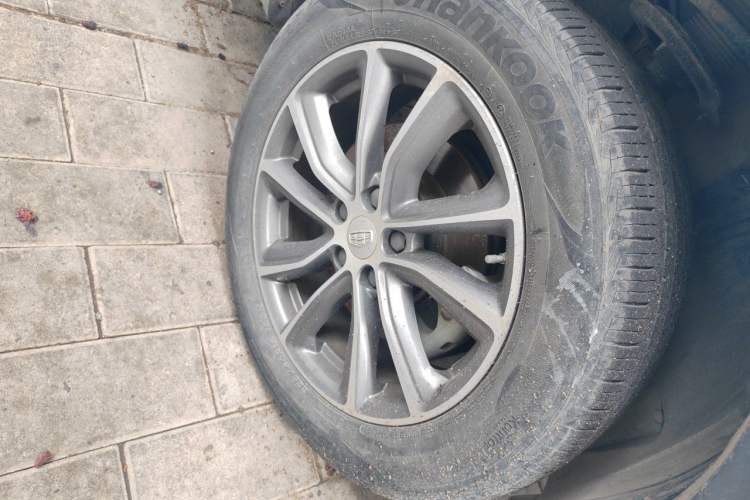 Used Geely Auto Emgrand X7 Sport 2018 1.8TD Automatic Two-Wheel Drive Smart 4G Connected Version Right Front Wheel Hub