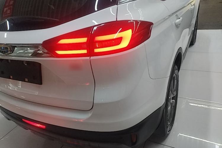 Used Geely Auto Emgrand X7 Sport 2018 1.8TD Automatic Two-Wheel Drive Smart Connect 4G Internet Edition Right Rear Taillight