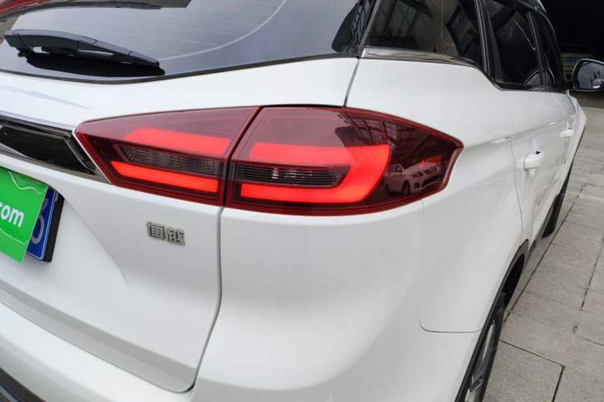Used Geely Auto Emgrand X7 Sport 2018 1.8TD Automatic Two-Wheel Drive Smart Connect 4G Internet Edition Right Rear Taillight