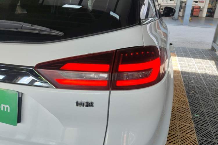 Used Geely Auto Emgrand X7 Sport 2018 1.8TD Manual Two-Wheel Drive Zhiya Model Right Rear Taillight