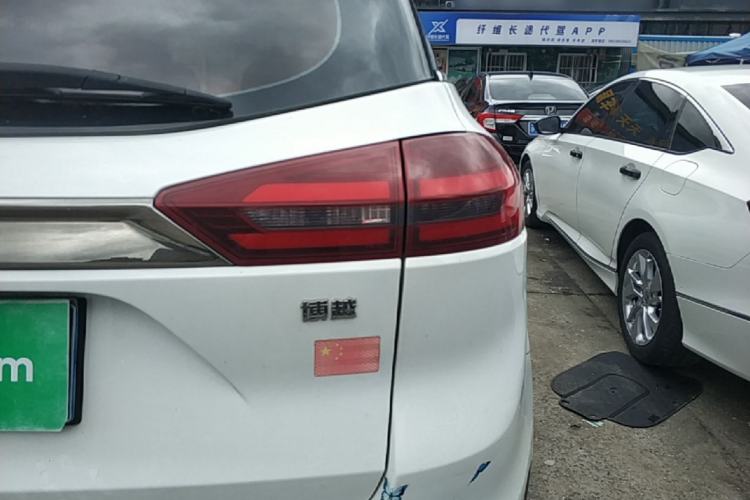 Used Geely Auto Emgrand X7 Sport 2018 1.8TD Automatic Two-Wheel Drive Smart Connect 4G Internet Edition Right Rear Taillight
