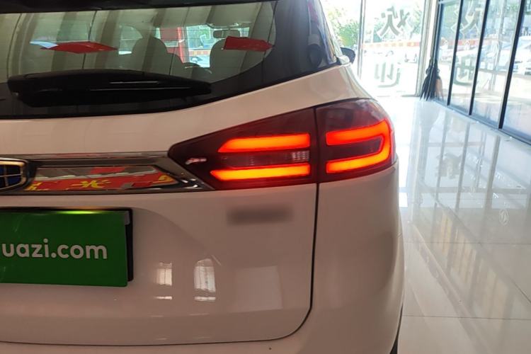 Used Geely Auto Emgrand X7 Sport 2018 1.8TD Automatic Two-Wheel Drive Smart Connect 4G Internet Edition Right Rear Taillight