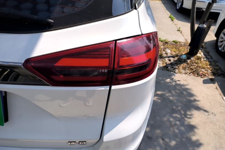 Used Geely Auto Emgrand X7 Sport 2018 1.8TD Automatic Two-Wheel Drive Zhiya Model Right Rear Taillight