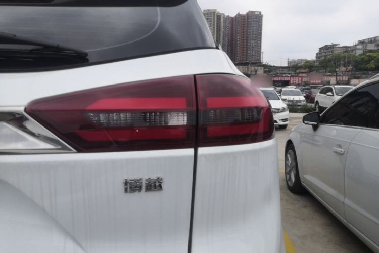 Used Geely Auto Emgrand X7 Sport 2018 1.8TD Automatic Two-Wheel Drive Zhiya Model Right Rear Taillight