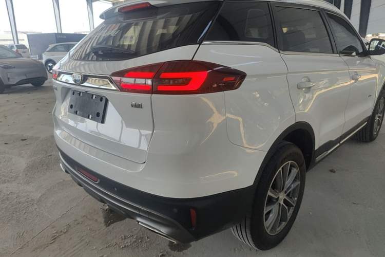 Used Geely Auto Emgrand X7 Sport 2018 1.8TD Automatic Two-Wheel Drive Smart Connect 4G Internet Edition Right Rear Taillight