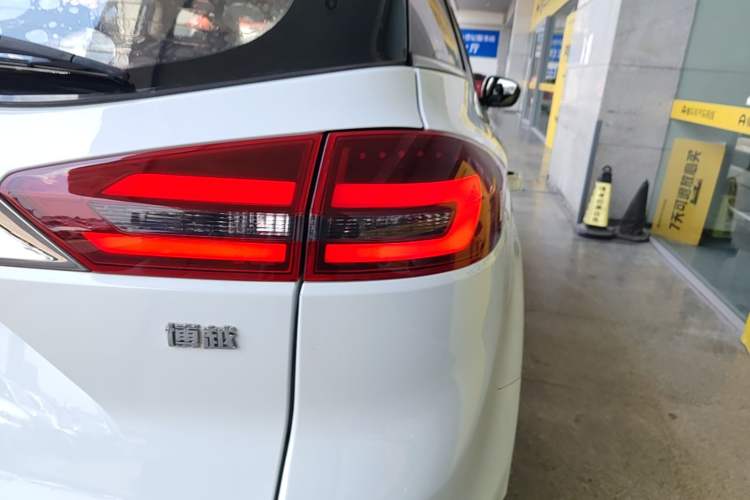 Used Geely Auto Emgrand X7 Sport 2018 1.8TD Automatic Two-Wheel Drive Zhiya Model Right Rear Taillight