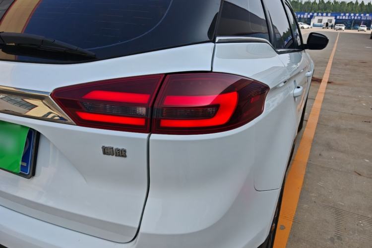 Used Geely Auto Emgrand X7 Sport 2018 2.0L Manual Two-Wheel Drive Zhiya Version Right Rear Taillight