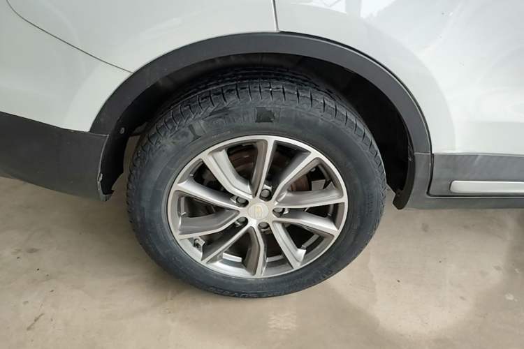 Used Geely Auto Emgrand X7 Sport 2018 1.8TD Automatic Two-Wheel Drive Zhiya Model Right Rear Wheel Hub