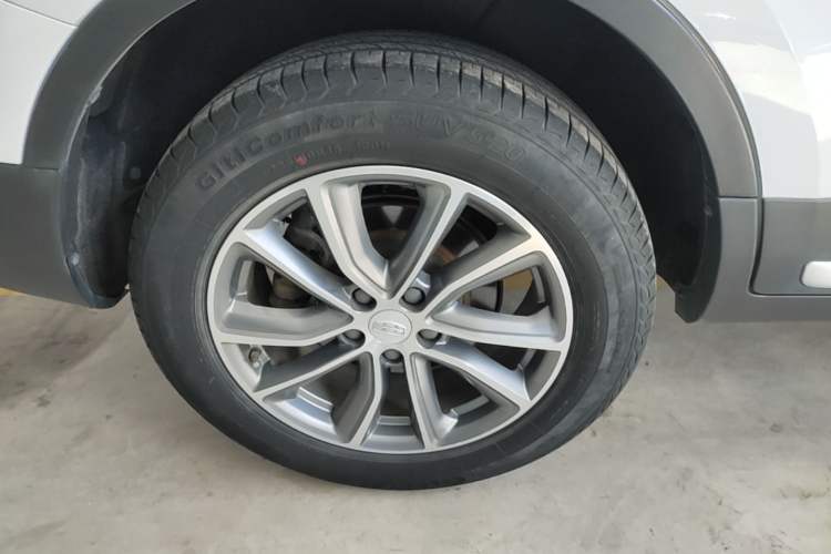 Used Geely Auto Emgrand X7 Sport 2018 1.8TD Automatic Two-Wheel Drive Smart 4G Connected Version Right Rear Wheel Hub
