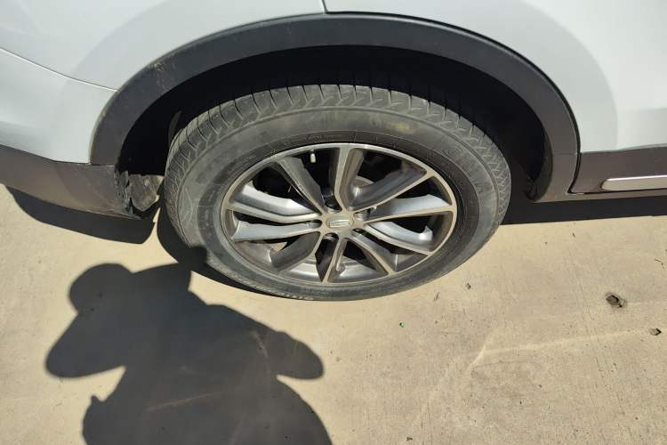 Used Geely Auto Emgrand X7 Sport 2018 2.0L Manual Two-Wheel Drive Zhiya Version Right Rear Wheel Hub