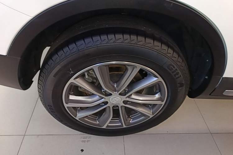 Used Geely Auto Emgrand X7 Sport 2018 1.8TD Automatic Two-Wheel Drive Zhiya Model Right Rear Wheel Hub