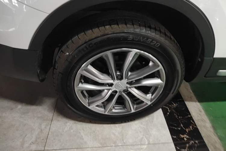 Used Geely Auto Emgrand X7 Sport 2018 1.8TD Automatic Two-Wheel Drive Zhiya Model Right Rear Wheel Hub