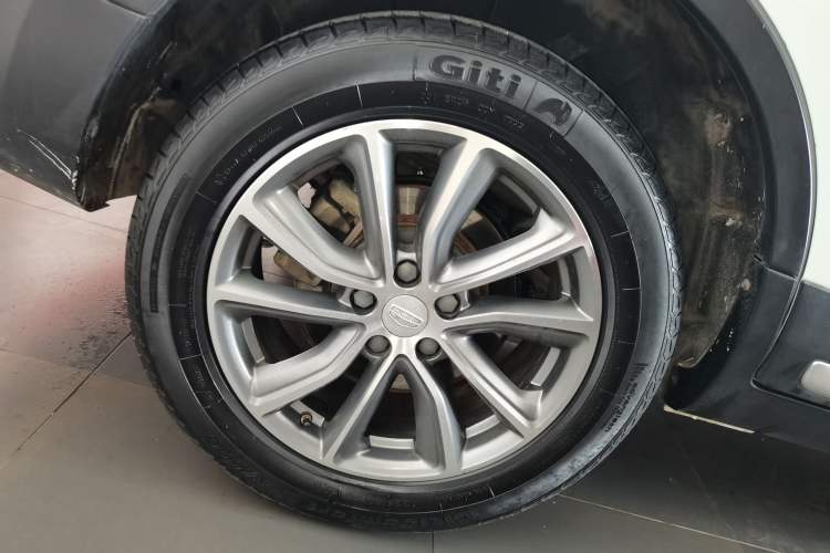 Used Geely Auto Emgrand X7 Sport 2018 1.8TD Automatic Two-Wheel Drive Smart Connect 4G Internet Edition Right Rear Wheel Hub