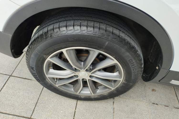 Used Geely Auto Emgrand X7 Sport 2018 1.8TD Automatic Two-Wheel Drive Smart Connect 4G Internet Edition Right Rear Wheel Hub