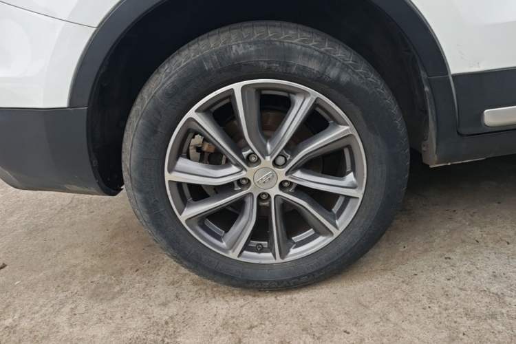 Used Geely Auto Emgrand X7 Sport 2018 1.8TD Automatic Two-Wheel Drive Smart Connect 4G Internet Edition Right Rear Wheel Hub