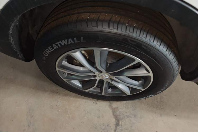 Used Geely Auto Emgrand X7 Sport 2018 1.8TD Automatic Two-Wheel Drive Smart Connect 4G Internet Edition Right Rear Wheel Hub