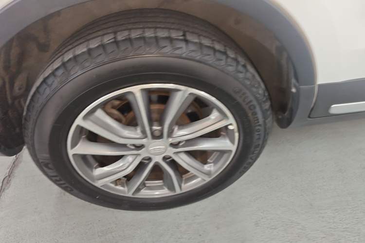 Used Geely Auto Emgrand X7 Sport 2018 1.8TD Automatic Two-Wheel Drive Smart 4G Connected Version Right Rear Wheel Hub