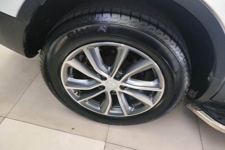Used Geely Auto Emgrand X7 Sport 2018 1.8TD Automatic Two-Wheel Drive Smart Connect 4G Internet Edition Right Rear Wheel Hub