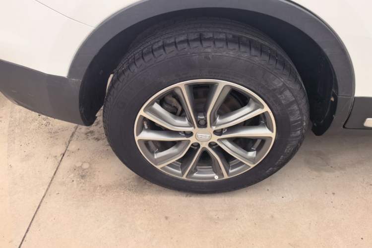 Used Geely Auto Emgrand X7 Sport 2018 1.8TD Automatic Two-Wheel Drive Smart Connect 4G Internet Edition Right Rear Wheel Hub