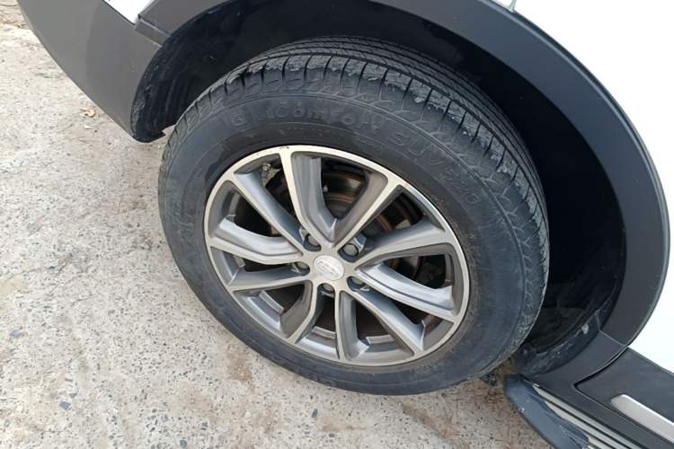 Used Geely Auto Emgrand X7 Sport 2018 1.8TD Automatic Two-Wheel Drive Smart Connect 4G Internet Edition Right Rear Wheel Hub