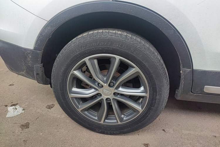 Used Geely Auto Emgrand X7 Sport 2018 1.8TD Automatic Two-Wheel Drive Smart Connect 4G Internet Edition Right Rear Wheel Hub
