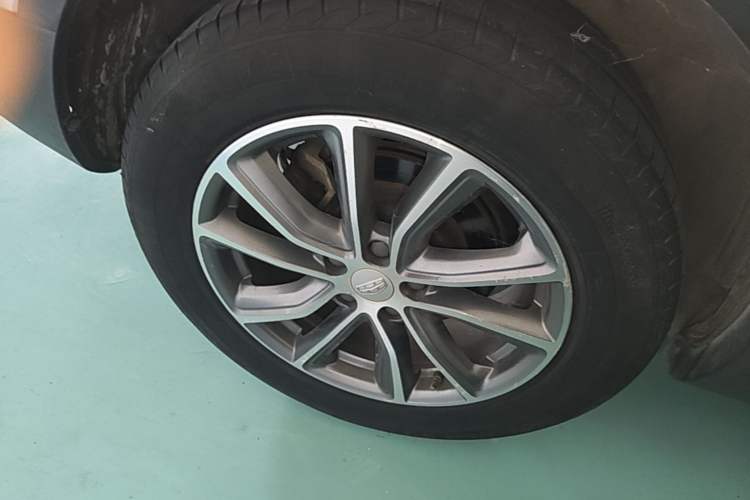 Used Geely Auto Emgrand X7 Sport 2018 1.8TD Automatic Two-Wheel Drive Smart Connect 4G Internet Edition Right Rear Wheel Hub