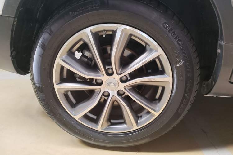 Used Geely Auto Emgrand X7 Sport 2018 1.8TD Automatic Two-Wheel Drive Smart Connect 4G Internet Edition Right Rear Wheel Hub