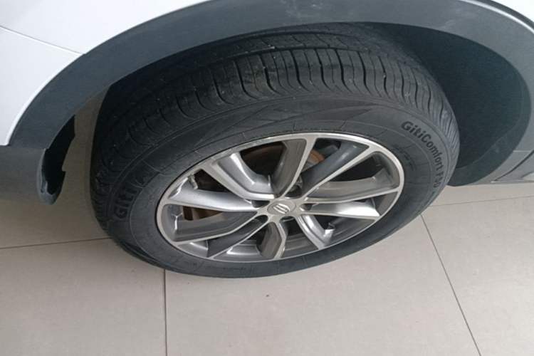 Used Geely Auto Emgrand X7 Sport 2018 1.8TD Automatic Two-Wheel Drive Smart Connect 4G Internet Edition Right Rear Wheel Hub
