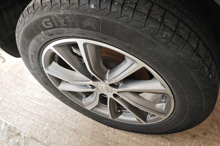 Used Geely Auto Emgrand X7 Sport 2018 1.8TD Automatic Two-Wheel Drive Zhiya Model Right Rear Wheel Hub