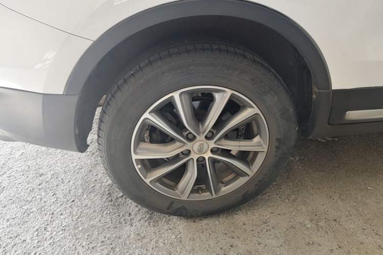 Used Geely Auto Emgrand X7 Sport 2018 1.8TD Automatic Two-Wheel Drive Smart Connect 4G Internet Edition Right Rear Wheel Hub