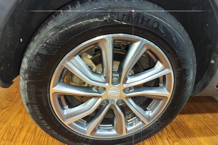 Used Geely Auto Emgrand X7 Sport 2018 1.8TD Automatic Two-Wheel Drive Zhiya Model Right Rear Wheel Hub
