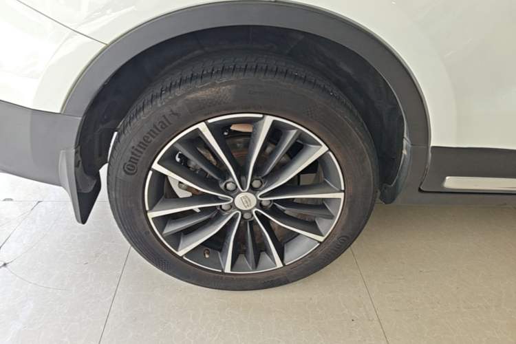 Used Geely Auto Emgrand X7 Sport 2018 1.8TD Automatic Two-Wheel Drive ZhiZun Model with 4G Connectivity Right Rear Wheel Hub