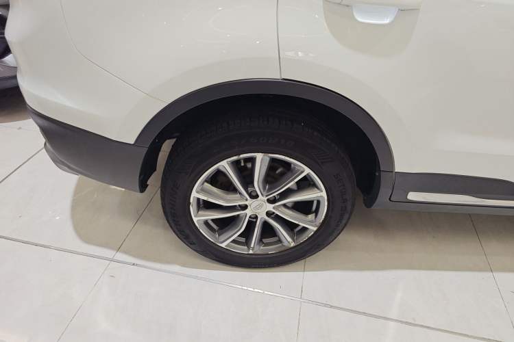 Used Geely Auto Emgrand X7 Sport 2018 1.8TD Automatic Two-Wheel Drive Zhiya Model Right Rear Wheel Hub