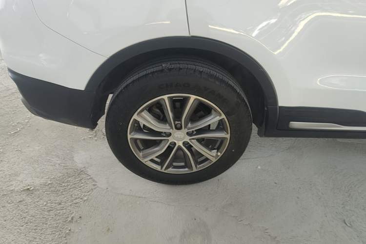 Used Geely Auto Emgrand X7 Sport 2018 1.8TD Automatic Two-Wheel Drive Smart Connect 4G Internet Edition Right Rear Wheel Hub