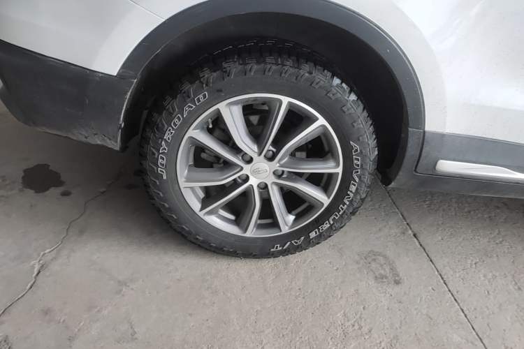 Used Geely Auto Emgrand X7 Sport 2018 1.8TD Automatic Two-Wheel Drive Smart Connect 4G Internet Edition Right Rear Wheel Hub