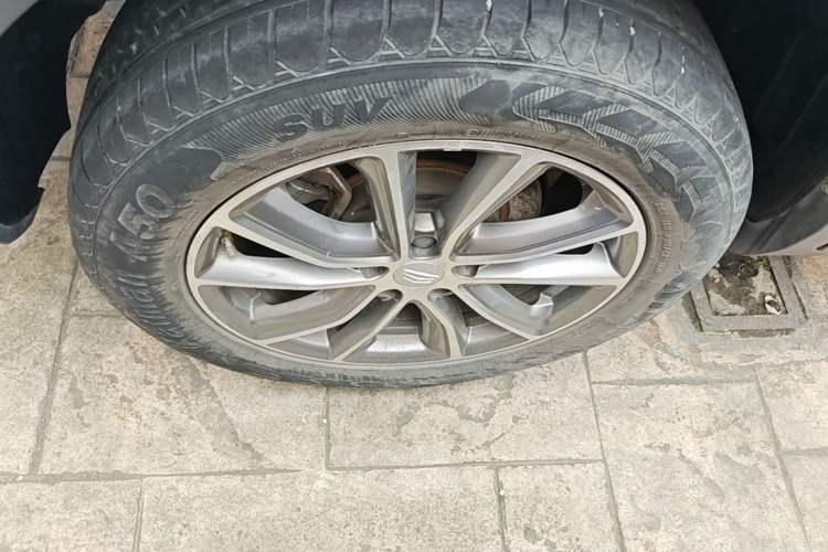 Used Geely Auto Emgrand X7 Sport 2018 1.8TD Automatic Two-Wheel Drive Zhiya Model Right Rear Wheel Hub