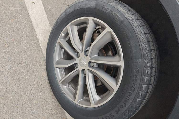 Used Geely Auto Emgrand X7 Sport 2018 1.8TD Automatic Two-Wheel Drive Smart 4G Connected Version Right Rear Wheel Hub