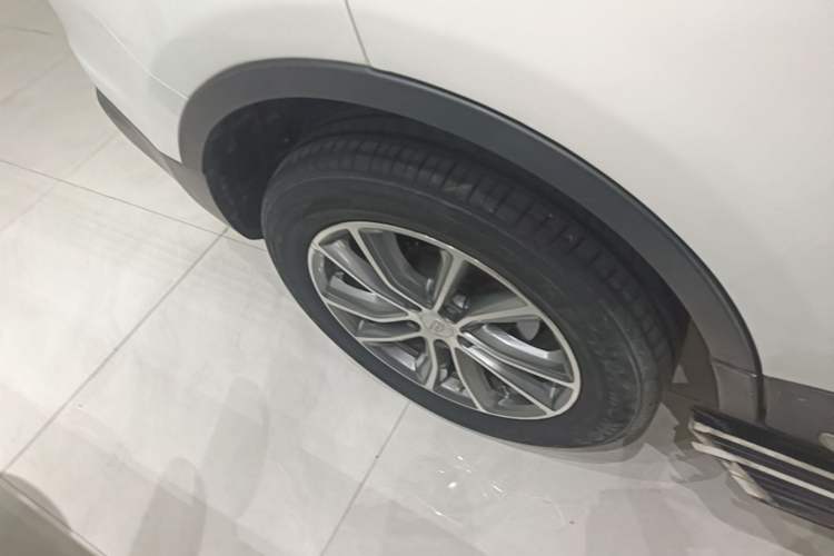 Used Geely Auto Emgrand X7 Sport 2018 1.8TD Automatic Two-Wheel Drive Zhiya Model Right Rear Wheel Hub