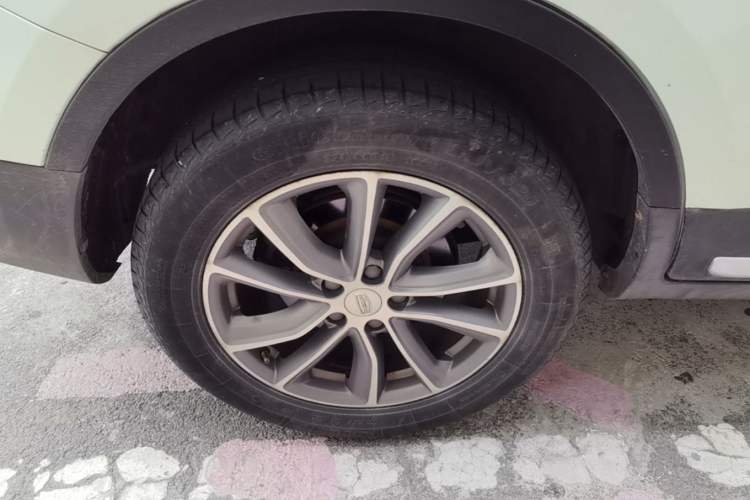 Used Geely Auto Emgrand X7 Sport 2018 1.8TD Automatic Two-Wheel Drive Zhiya Model Right Rear Wheel Hub