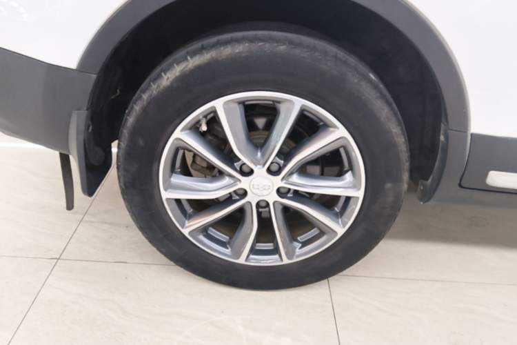 Used Geely Auto Emgrand X7 Sport 2018 1.8TD Automatic Two-Wheel Drive Smart Connect 4G Internet Edition Right Rear Wheel Hub