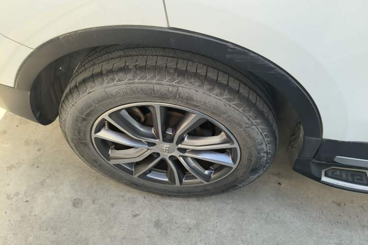 Used Geely Auto Emgrand X7 Sport 2018 1.8TD Automatic Two-Wheel Drive Zhiya Model Right Rear Wheel Hub