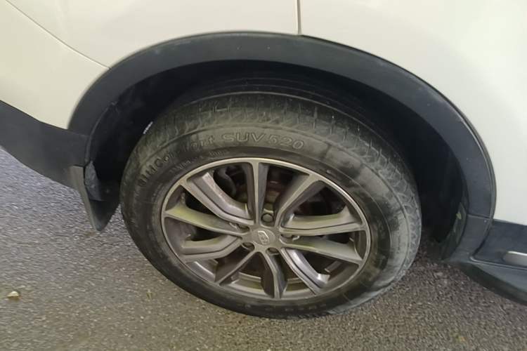 Used Geely Auto Emgrand X7 Sport 2018 1.8TD Automatic Two-Wheel Drive Smart 4G Connected Version Right Rear Wheel Hub