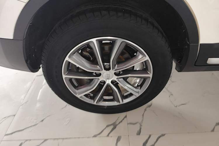 Used Geely Auto Emgrand X7 Sport 2018 1.8TD Automatic Two-Wheel Drive Smart Connect 4G Internet Edition Right Rear Wheel Hub