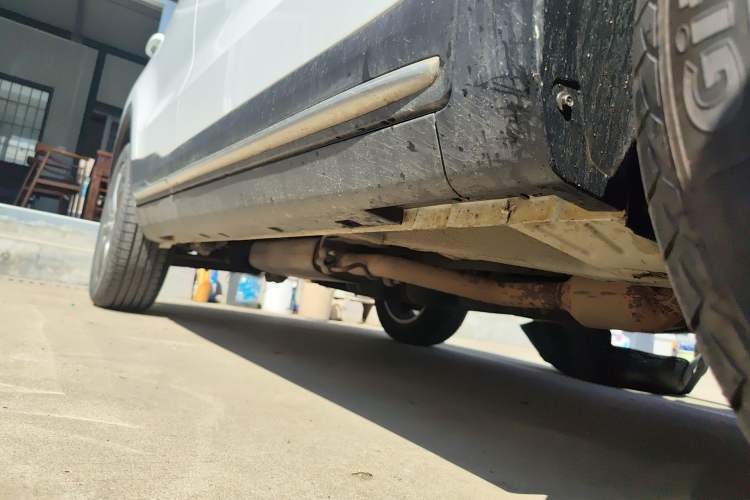 Used Geely Auto Emgrand X7 Sport 2018 2.0L Manual Two-Wheel Drive Zhiya Version Right Side Sill