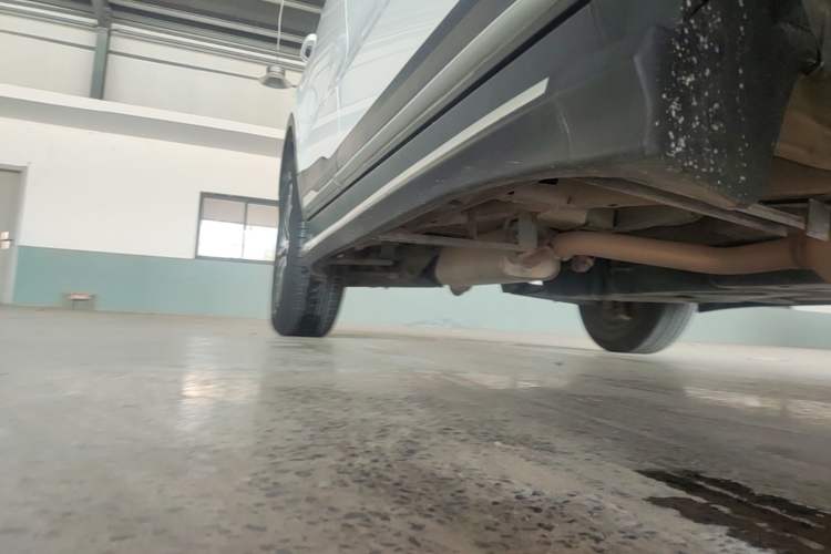 Used Geely Auto Emgrand X7 Sport 2018 1.8TD Automatic Two-Wheel Drive Zhiya Model Right Side Sill
