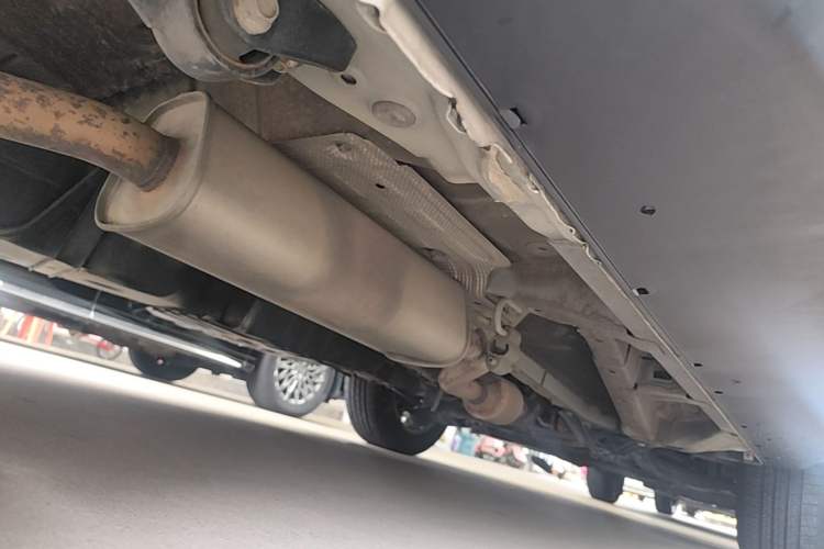Used Geely Auto Emgrand X7 Sport 2018 1.8TD Automatic Two-Wheel Drive Zhiya Model Right Side Sill