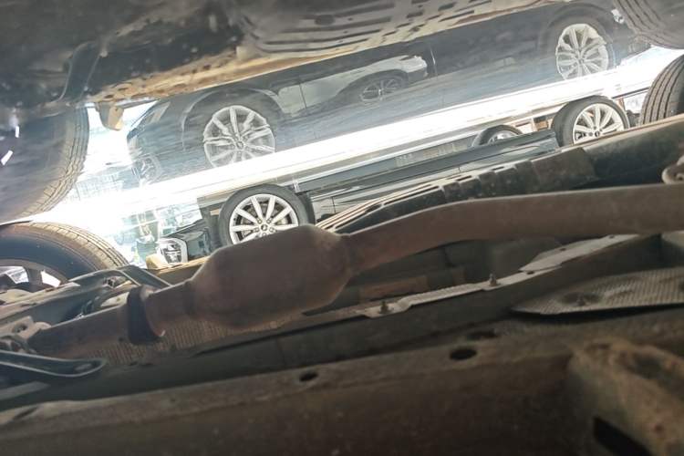 Used Geely Auto Emgrand X7 Sport 2018 2.0L Manual Two-Wheel Drive Zhiya Version Right Side Sill