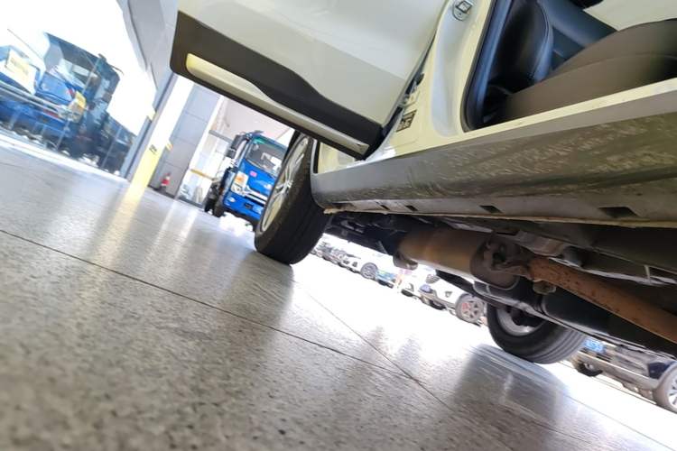 Used Geely Auto Emgrand X7 Sport 2018 1.8TD Automatic Two-Wheel Drive Zhiya Model Right Side Sill