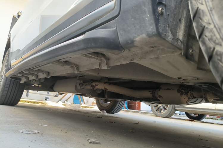 Used Geely Auto Emgrand X7 Sport 2018 1.8TD Automatic Two-Wheel Drive Zhiya Model Right Side Sill