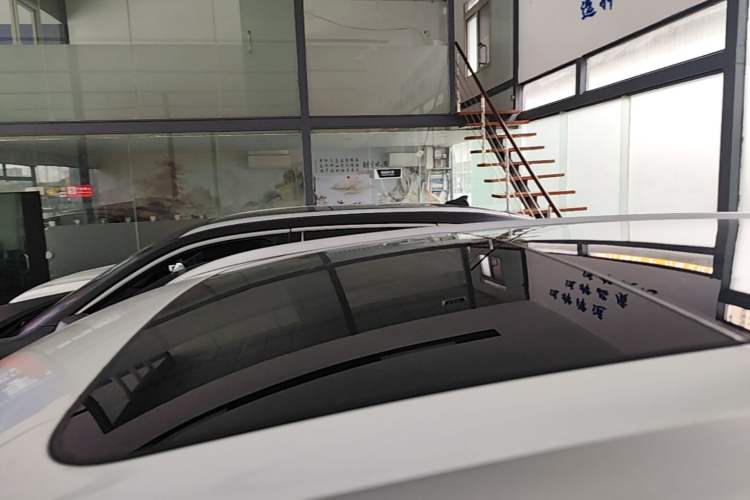 Used Geely Auto Emgrand X7 Sport 2018 1.8TD Automatic Two-Wheel Drive Smart Connect 4G Internet Edition Roof